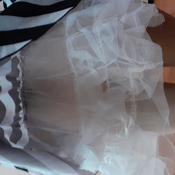 Leg Avenue Jail Bird costume - Picture 6 of 8